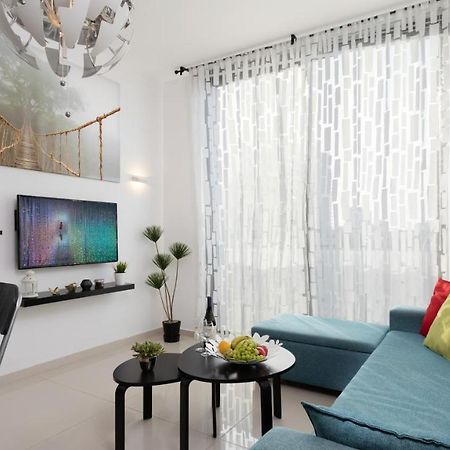 Stylish 1Br Flat For 4 Ppl In Allenby By Holyguest Тель-Авив Экстерьер фото
