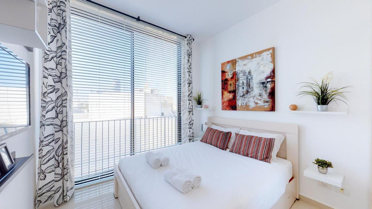 Stylish 1Br Flat For 4 Ppl In Allenby By Holyguest Тель-Авив Экстерьер фото
