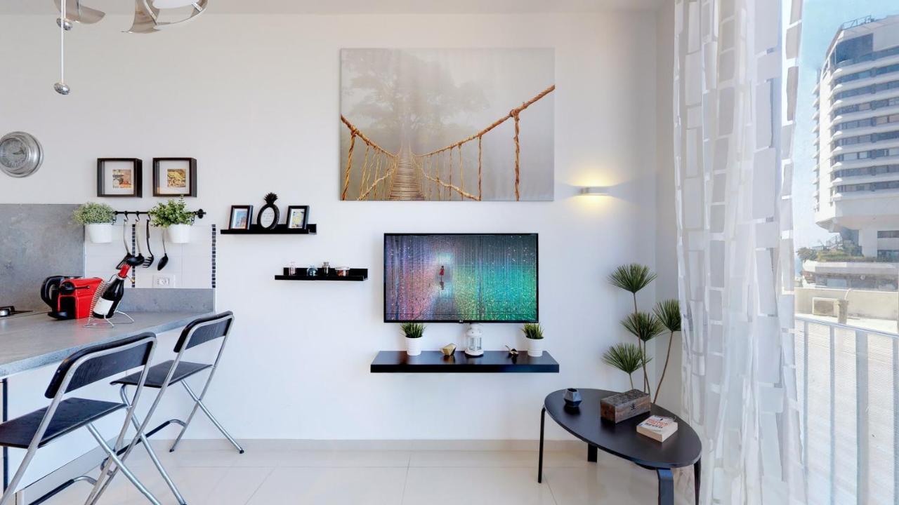 Stylish 1Br Flat For 4 Ppl In Allenby By Holyguest Тель-Авив Экстерьер фото